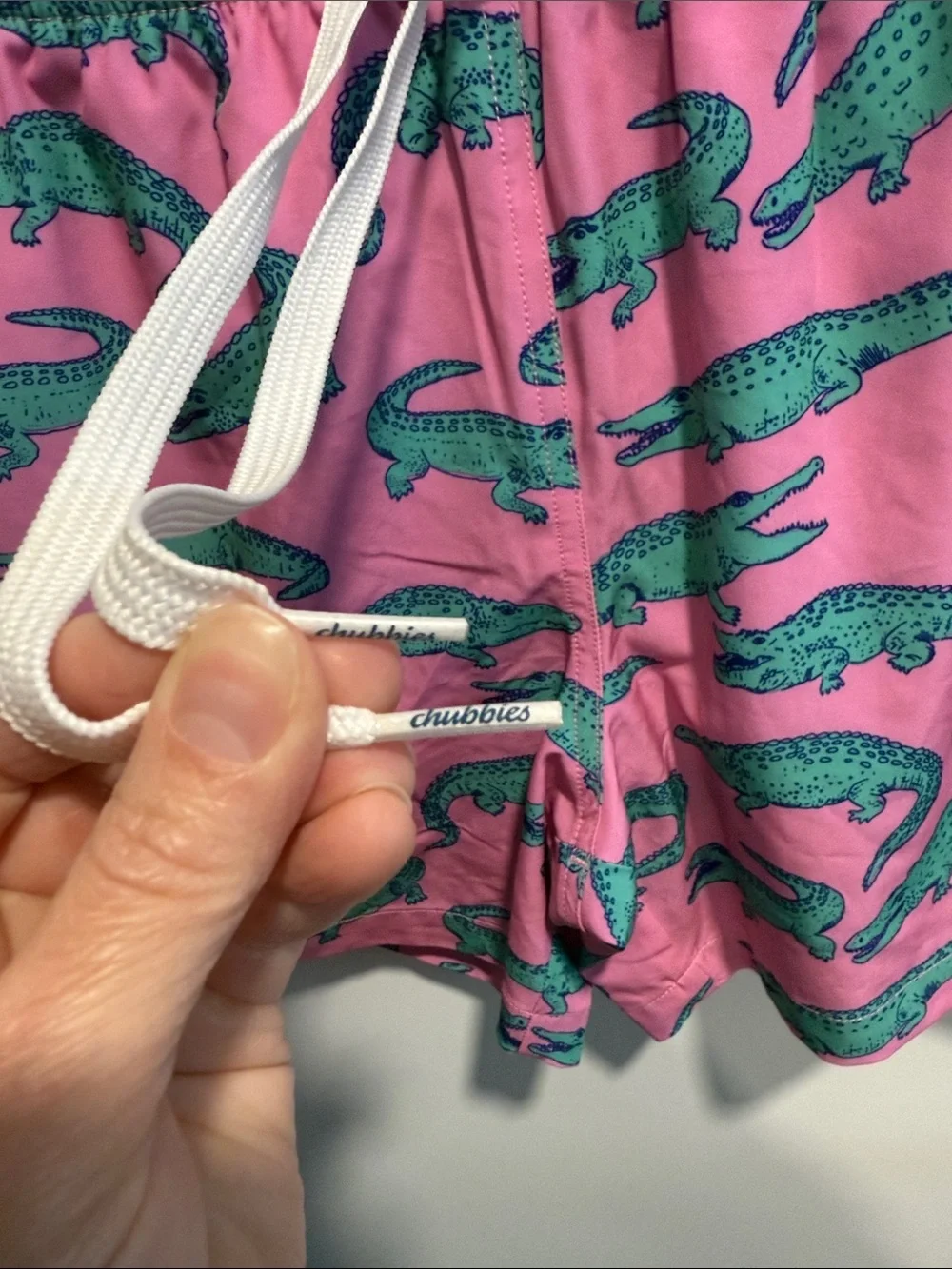 Men’s 5.5in Alligator Lined Chubbies Size Small EUC